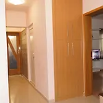 Spacious 2bdr - Free Parking - Walk Everywhere - 300 Mbps Wifi * Warna