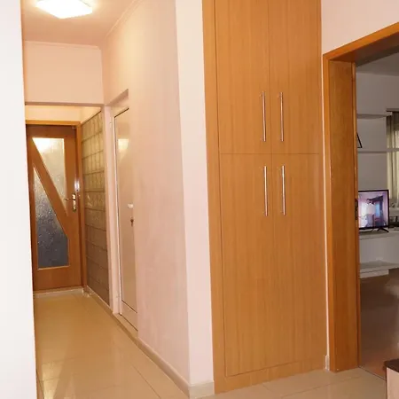 Spacious 2bdr - Free Parking - Walk Everywhere - 300 Mbps Wifi * Varna