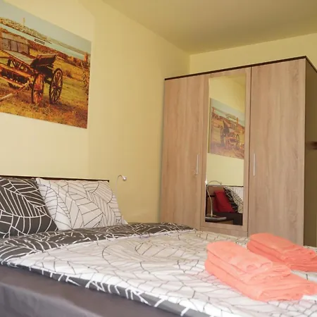 Spacious 2bdr - Free Parking - Walk Everywhere - 300 Mbps Wifi Appartement